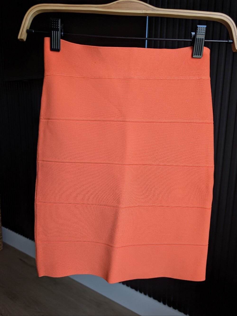 BCBGMAXAZRIA "Simone" textured power bandage skirt in Neon Orange | Size S NWT